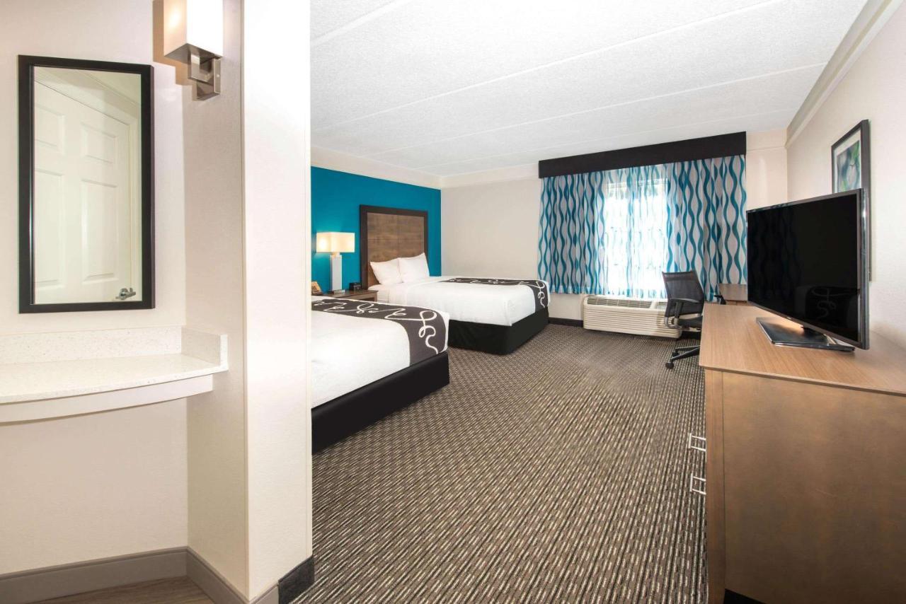 La Quinta By Wyndham Tampa Brandon Regency Park Hotell Exteriör bild