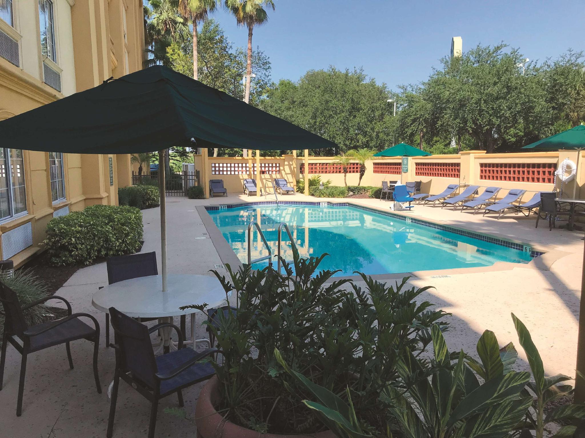 La Quinta By Wyndham Tampa Brandon Regency Park Hotell Exteriör bild
