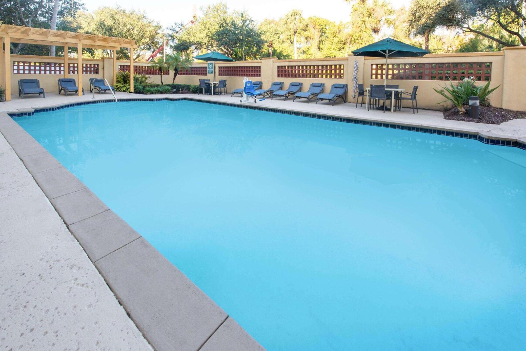 La Quinta By Wyndham Tampa Brandon Regency Park Hotell Exteriör bild